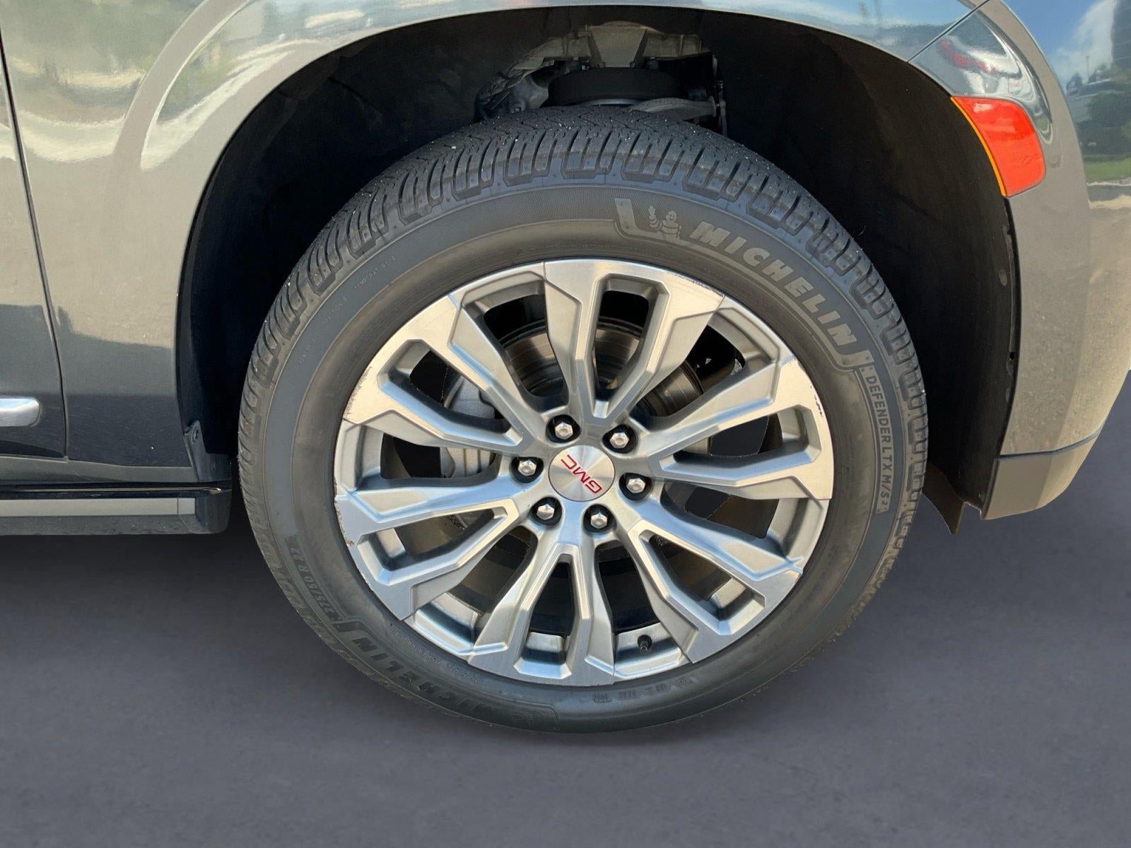 Used 2021 GMC Yukon Denali w/ Denali Ultimate Package AWD/4WD image 14