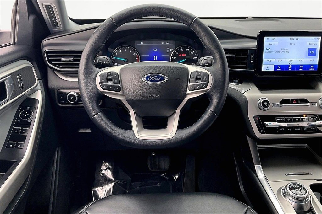 Used 2022 Ford Explorer XLT w/ Equipment Group 202A image 5