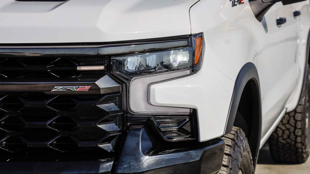 Used 2023 Chevrolet Silverado 1500 ZR2 w/ Technology Package AWD/4WD image 5