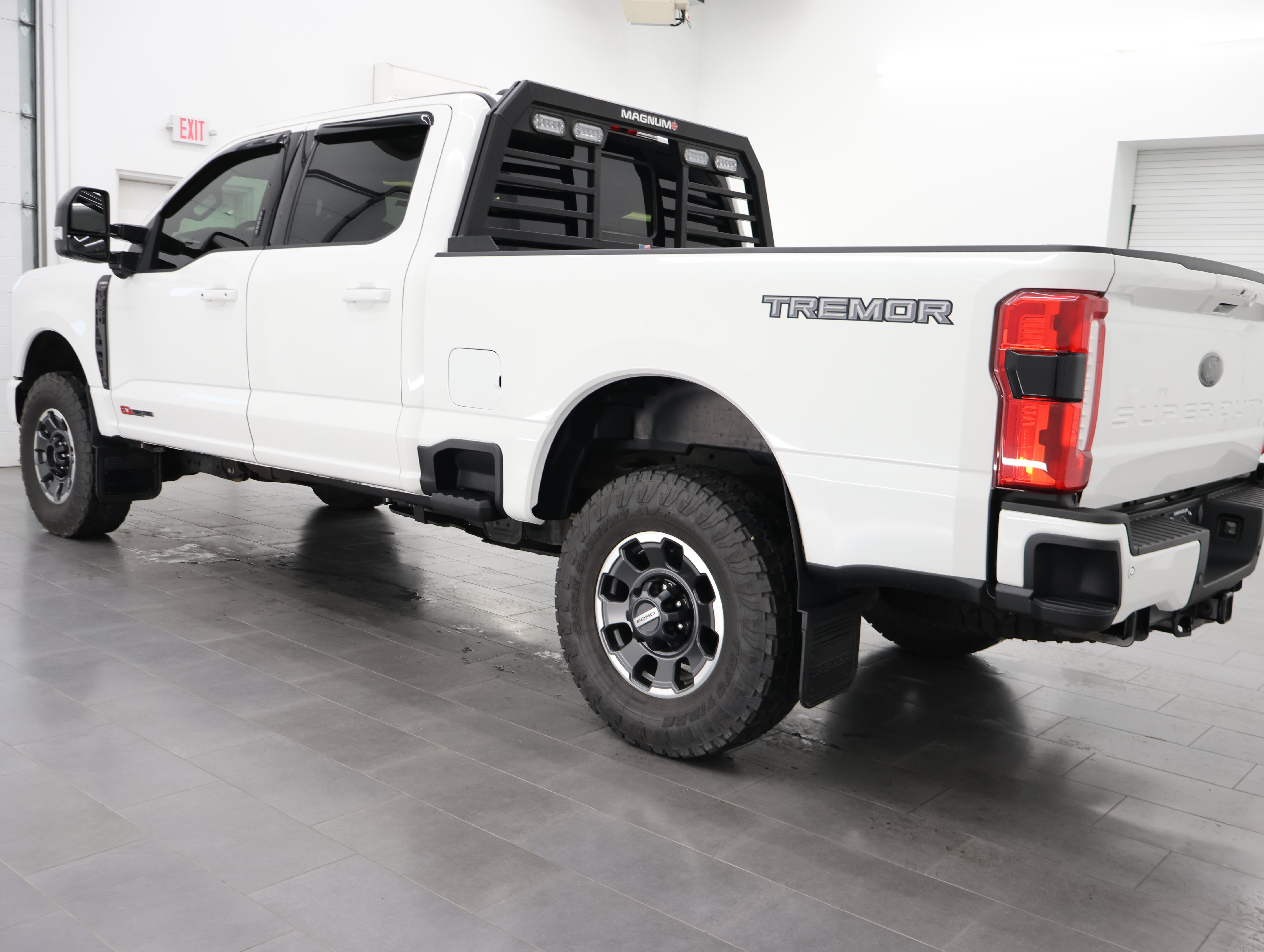 Used 2024 Ford F350 Lariat w/ Lariat Ultimate Package AWD/4WD image 6
