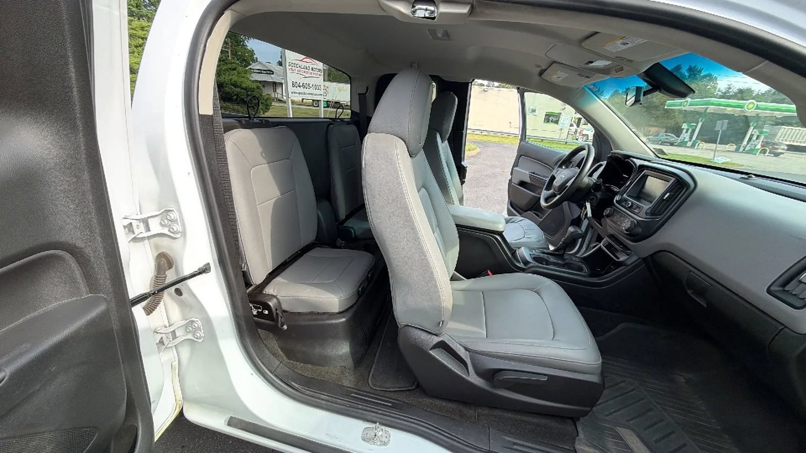 Used 2018 Chevrolet Colorado W/T AWD/4WD image 40