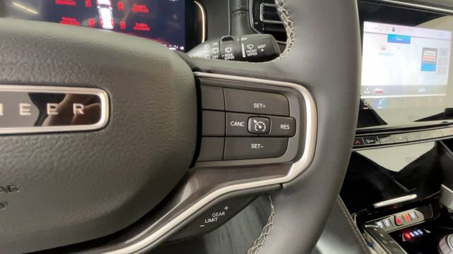 Used 2022 Jeep Wagoneer Series I AWD/4WD image 23