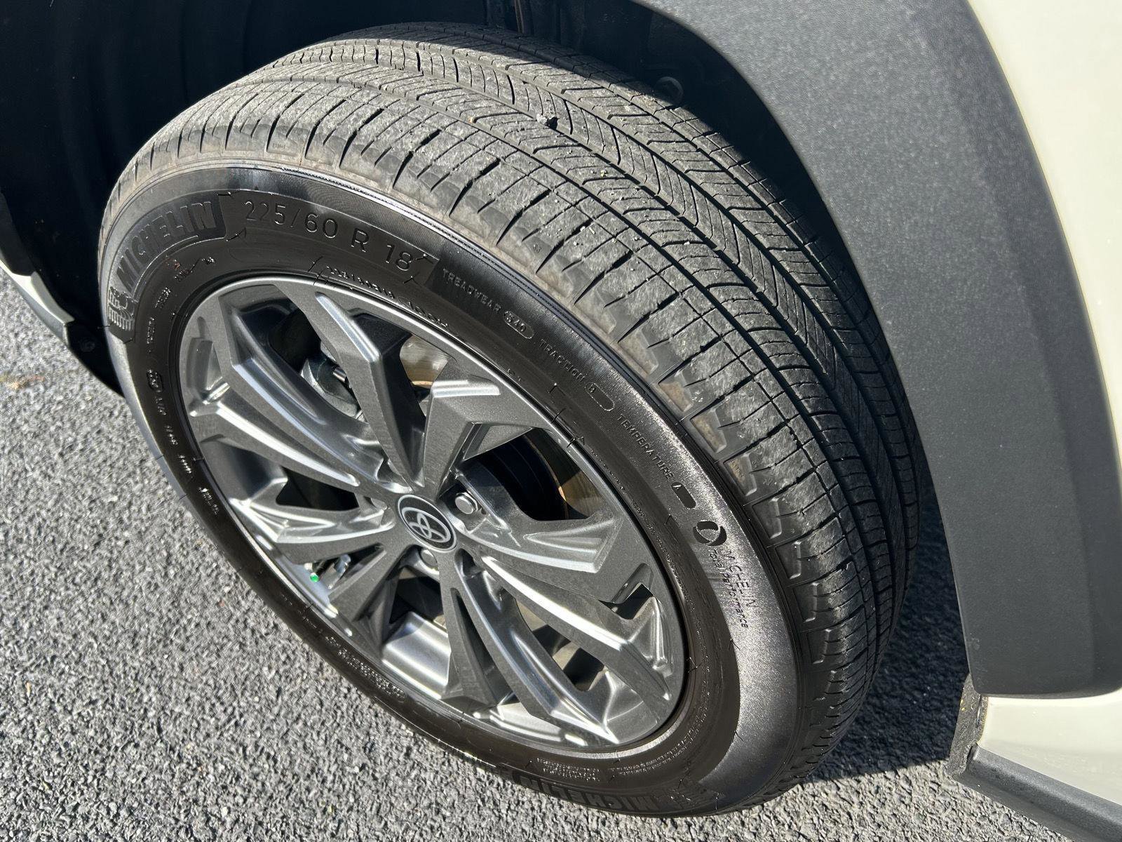 Used 2022 Toyota RAV4 Limited image 11