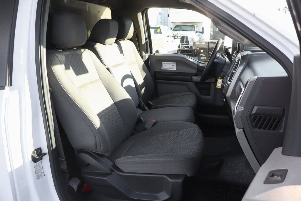 Used 2017 Ford F550 2WD Regular Cab Super Duty image 44