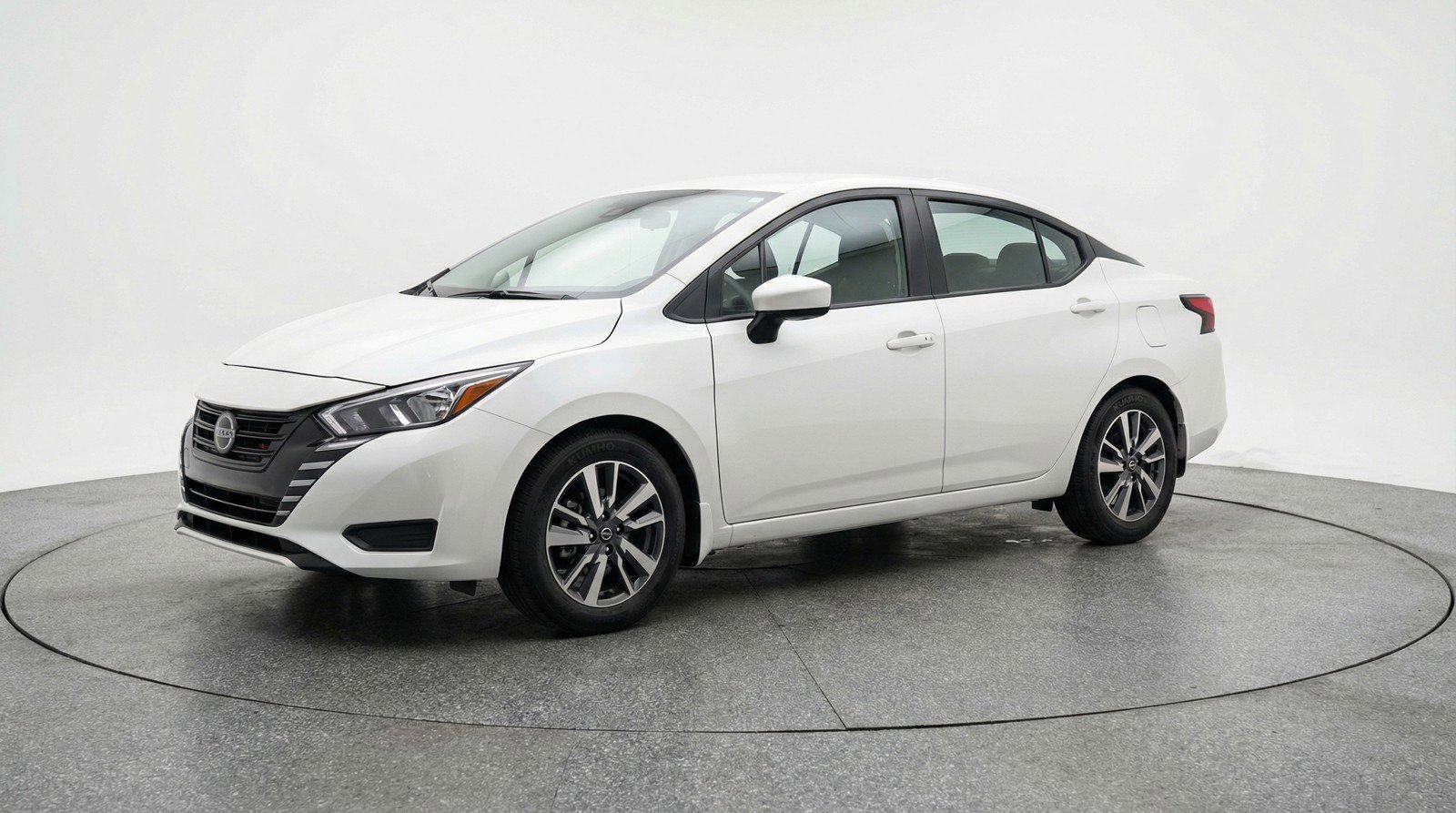 Used 2025 Nissan Versa SV FWD image 3