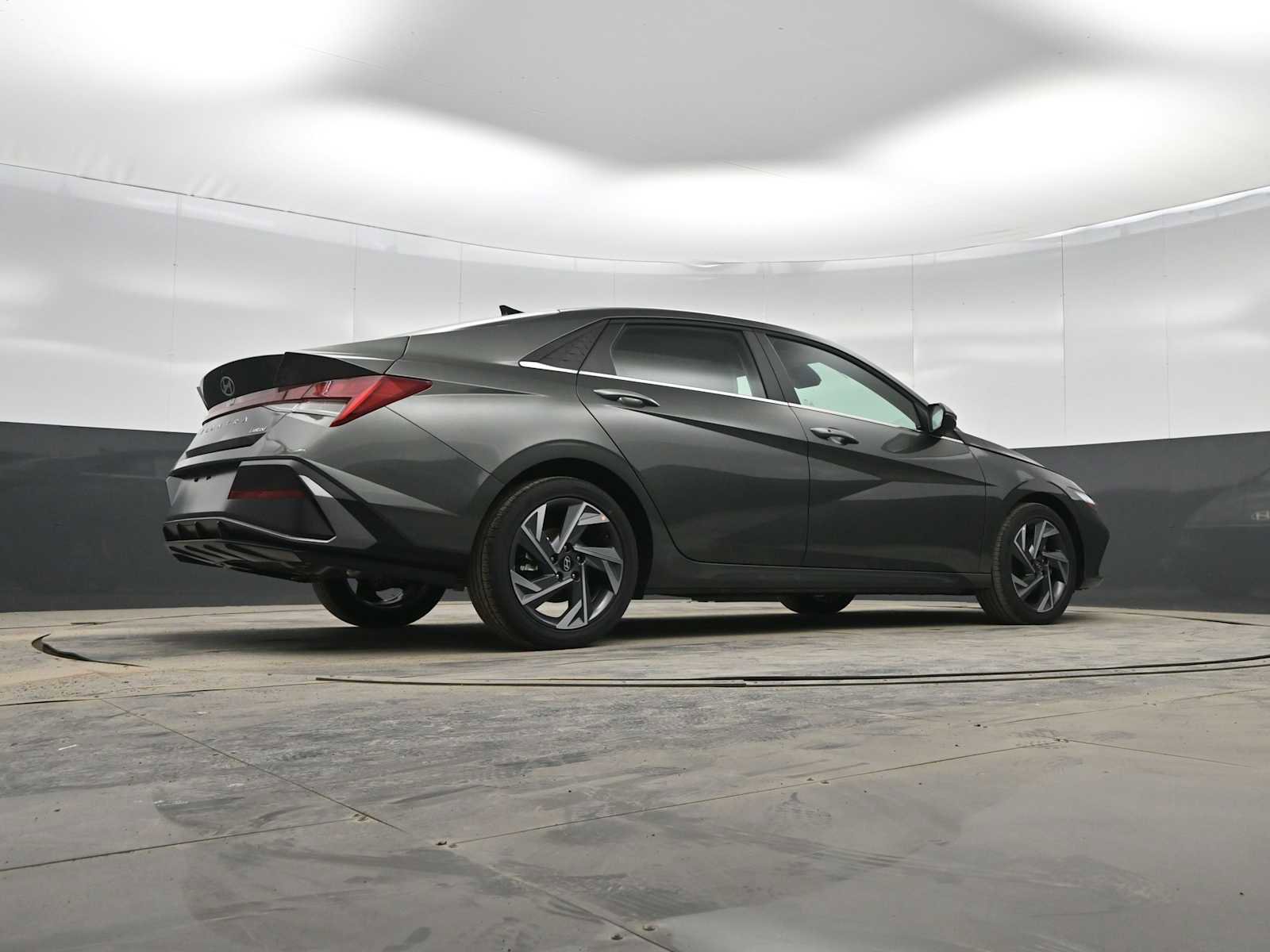 New 2026 Hyundai Elantra Limited image 37