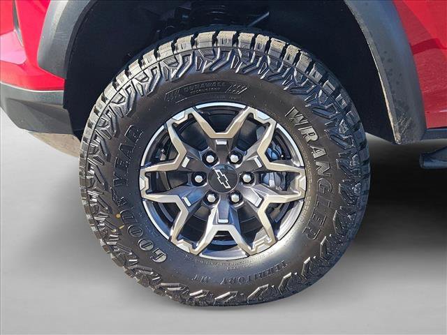 Used 2026 Chevrolet Colorado ZR2 w/ Technology Package AWD/4WD image 10