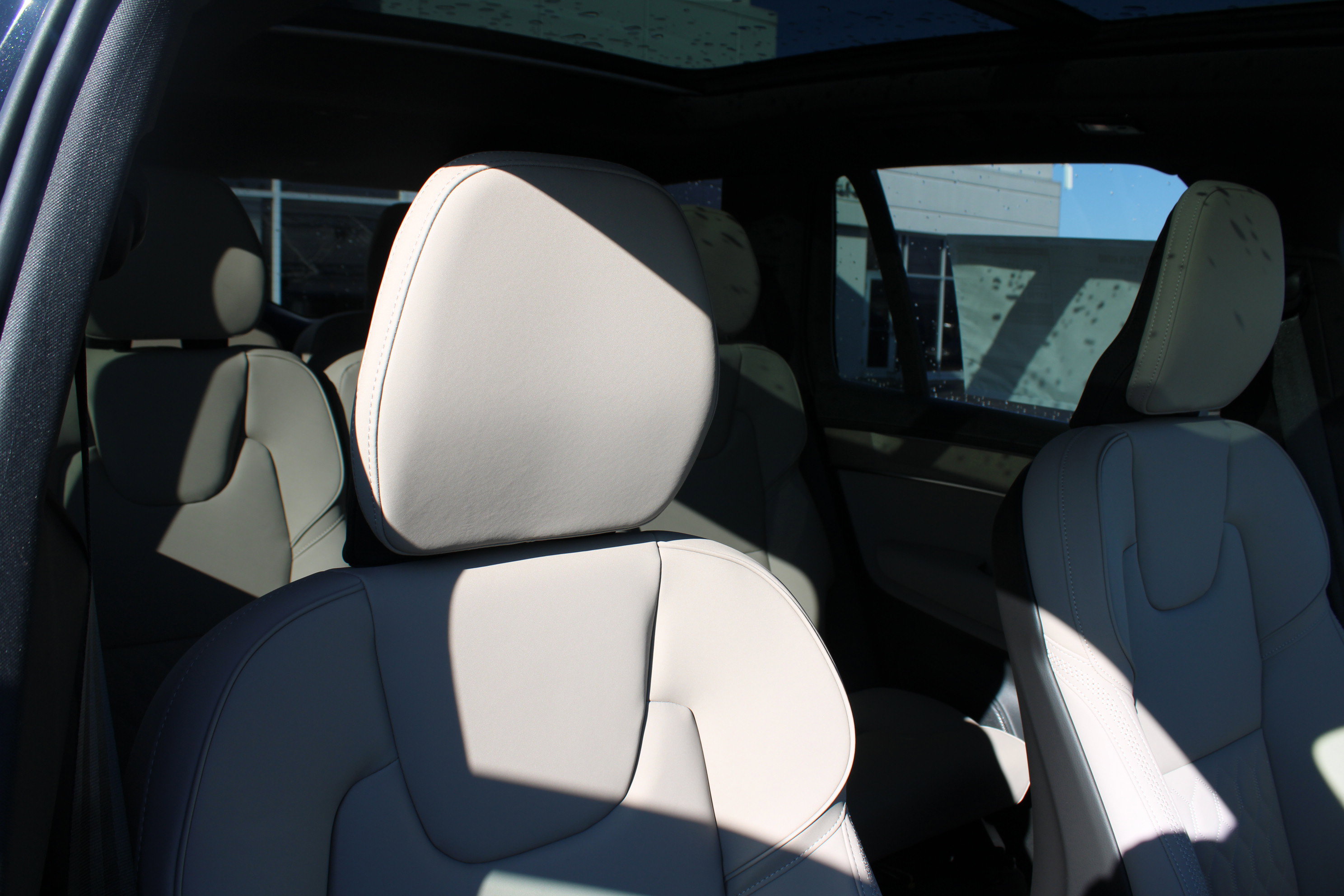 New 2026 Volvo XC90 T8 Plus w/ Protection Package Premier AWD/4WD image 49