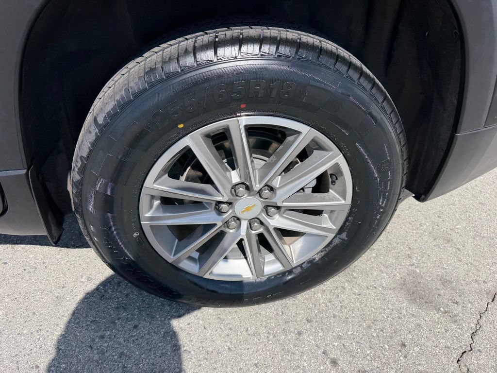 Used 2023 Chevrolet Traverse LT FWD image 14