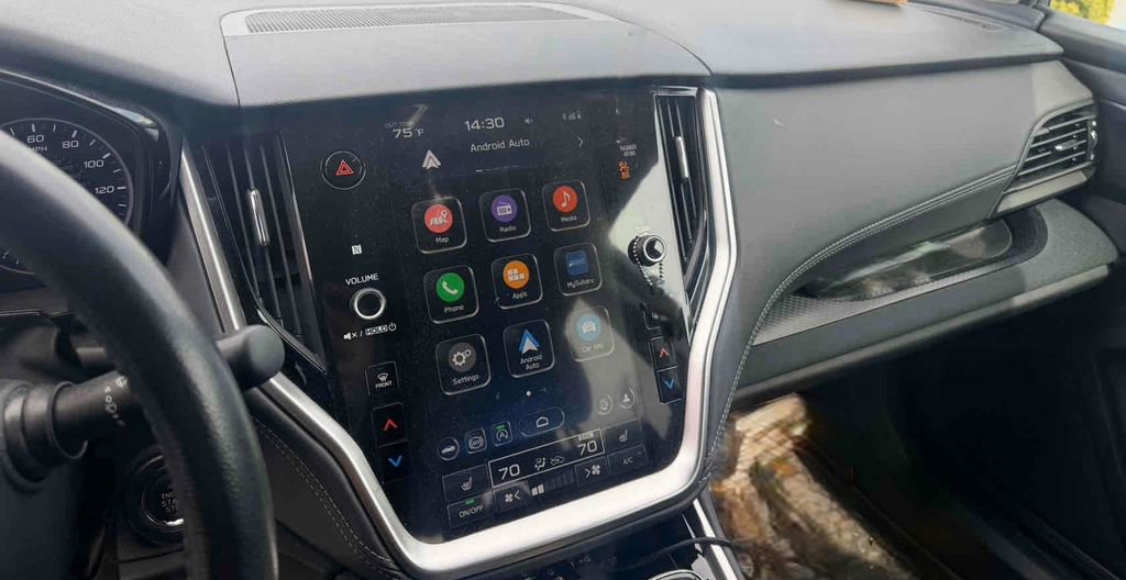 Used 2023 Subaru Outback Premium image 13