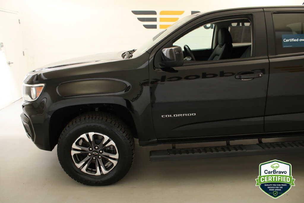 Used 2022 Chevrolet Colorado Z71 AWD/4WD image 3