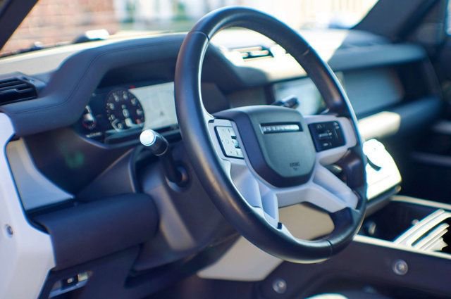 Used 2020 Land Rover Defender 110 SE image 21