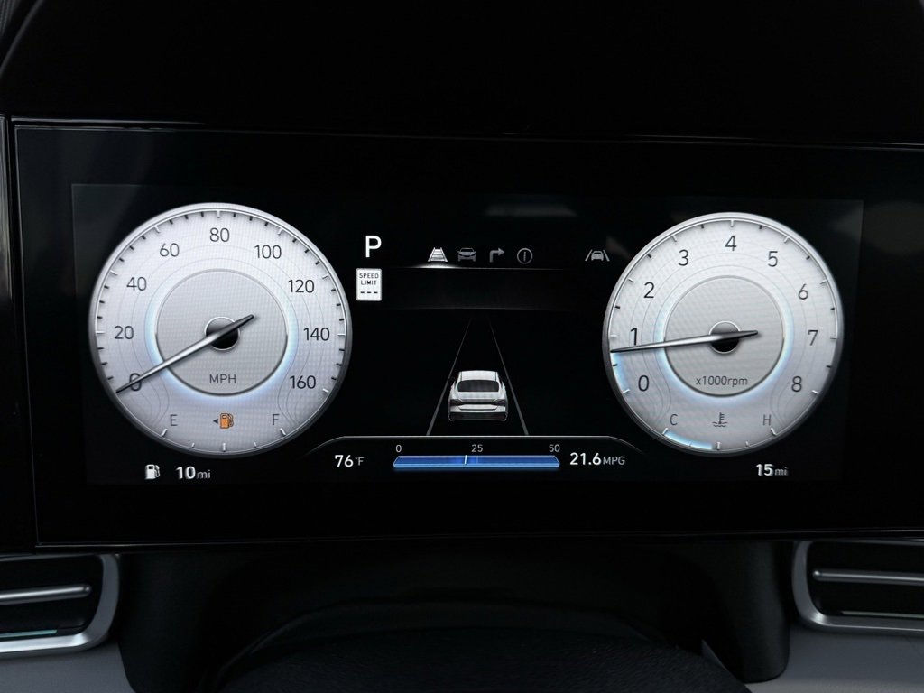 New 2025 Hyundai Elantra Limited image 13