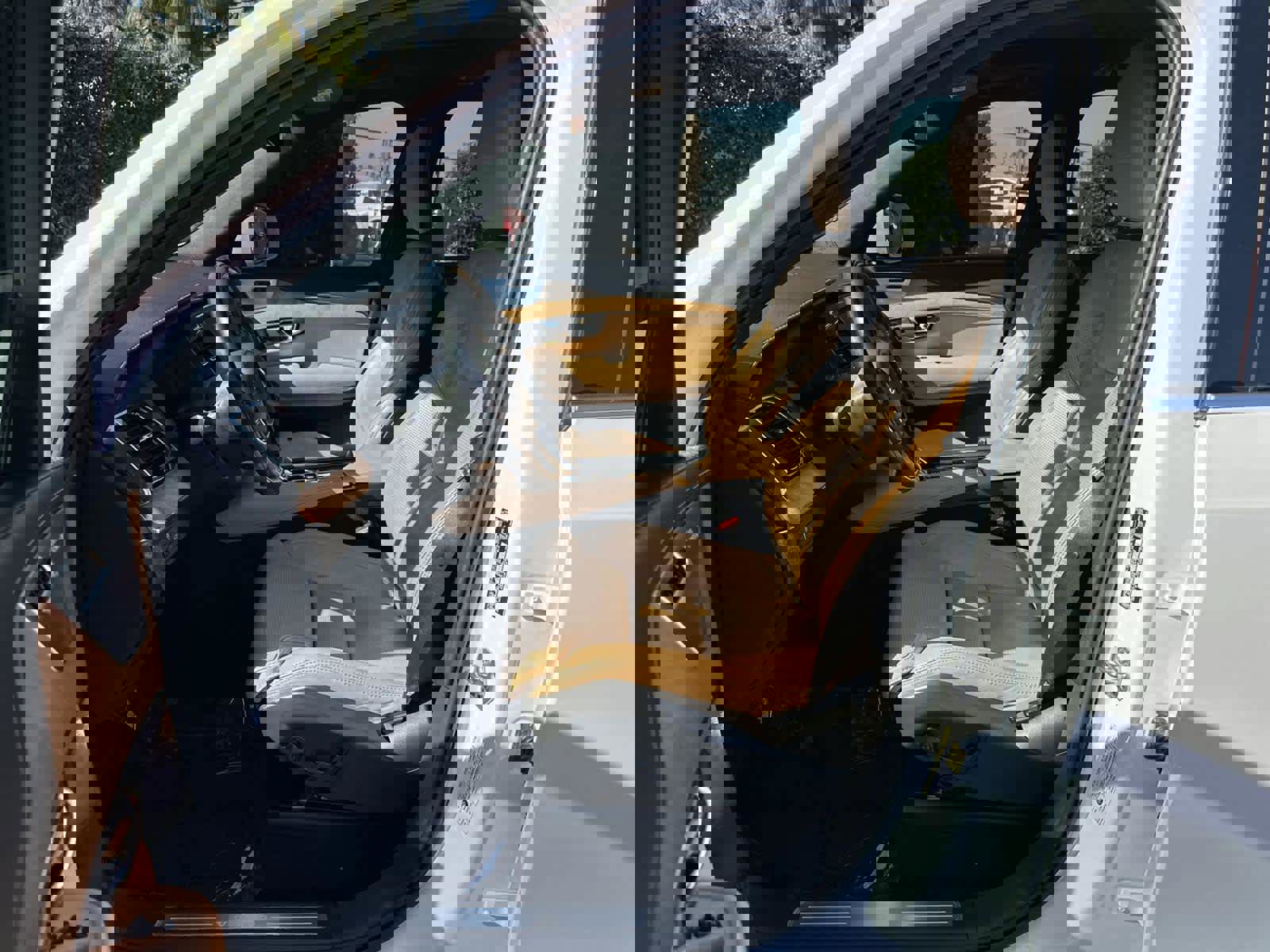 Used 2020 Volvo XC90 T8 Inscription image 11