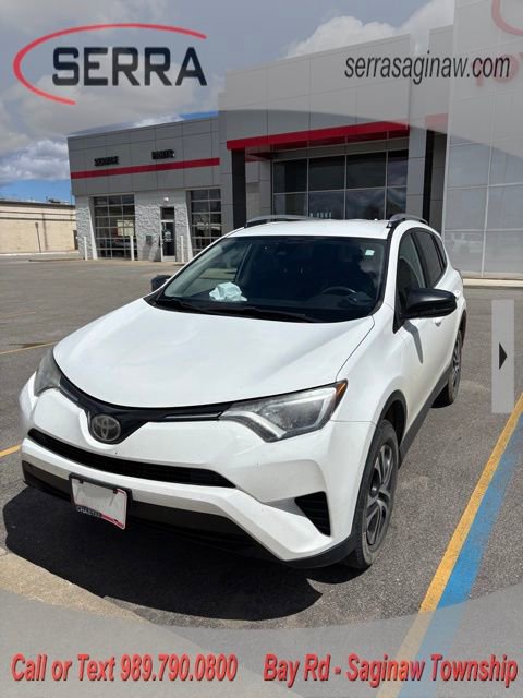 Used 2018 Toyota RAV4 LE FWD image 1