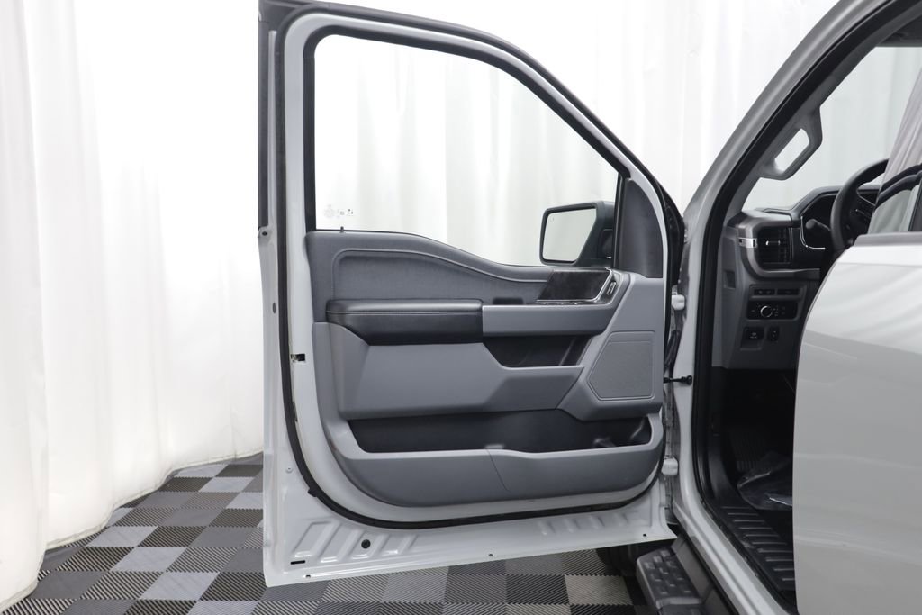 Used 2024 Ford F150 Lightning XLT image 5