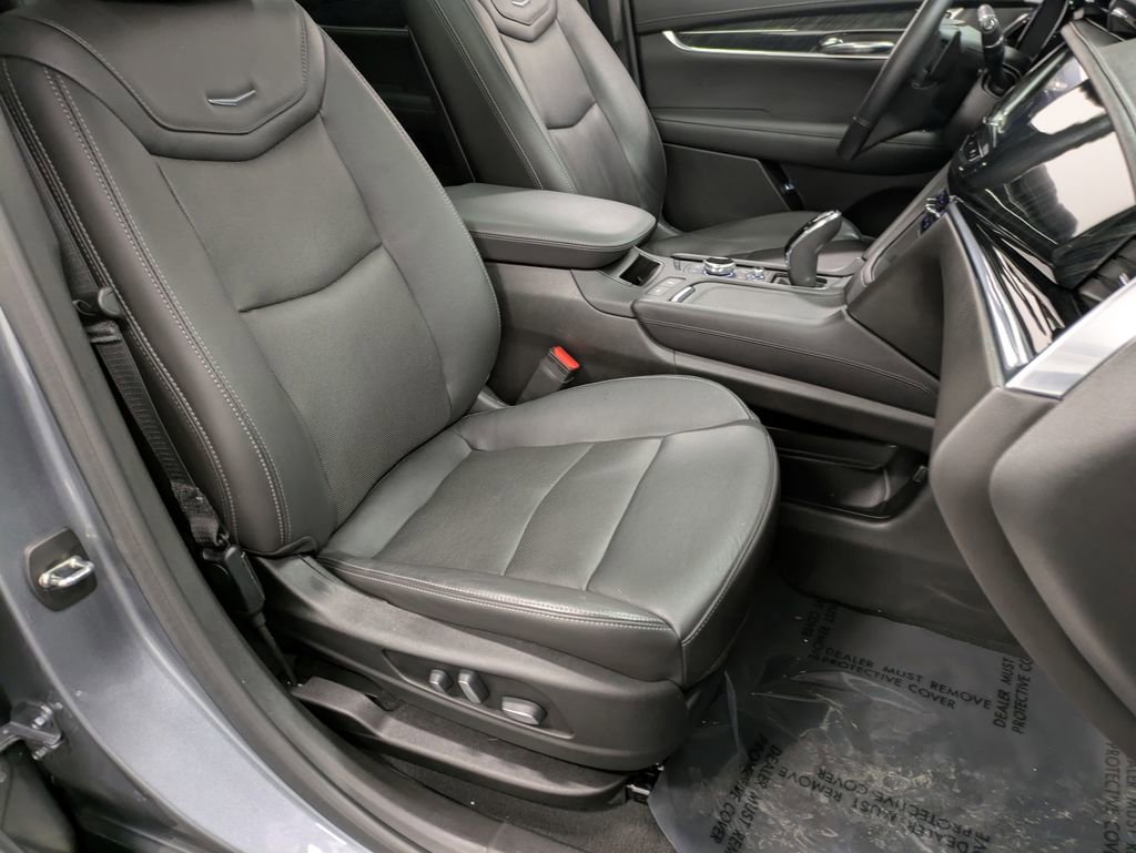 Used 2020 Cadillac XT6 Premium Luxury image 5