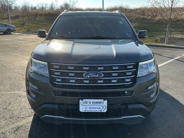 Used 2017 Ford Explorer XLT w/ Equipment Group 202A image 9