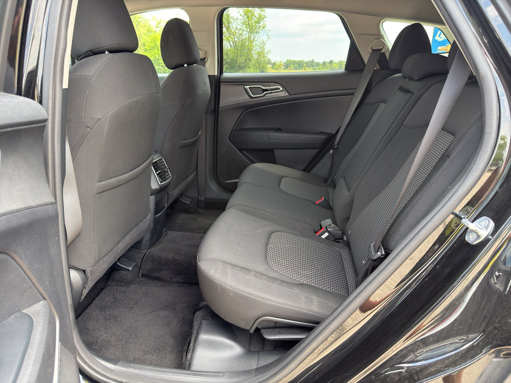 Used 2024 Kia Sportage LX AWD/4WD image 30