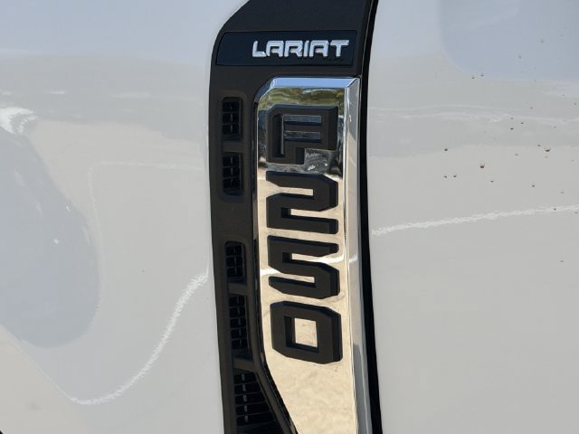 Used 2025 Ford F250 Lariat AWD/4WD image 8