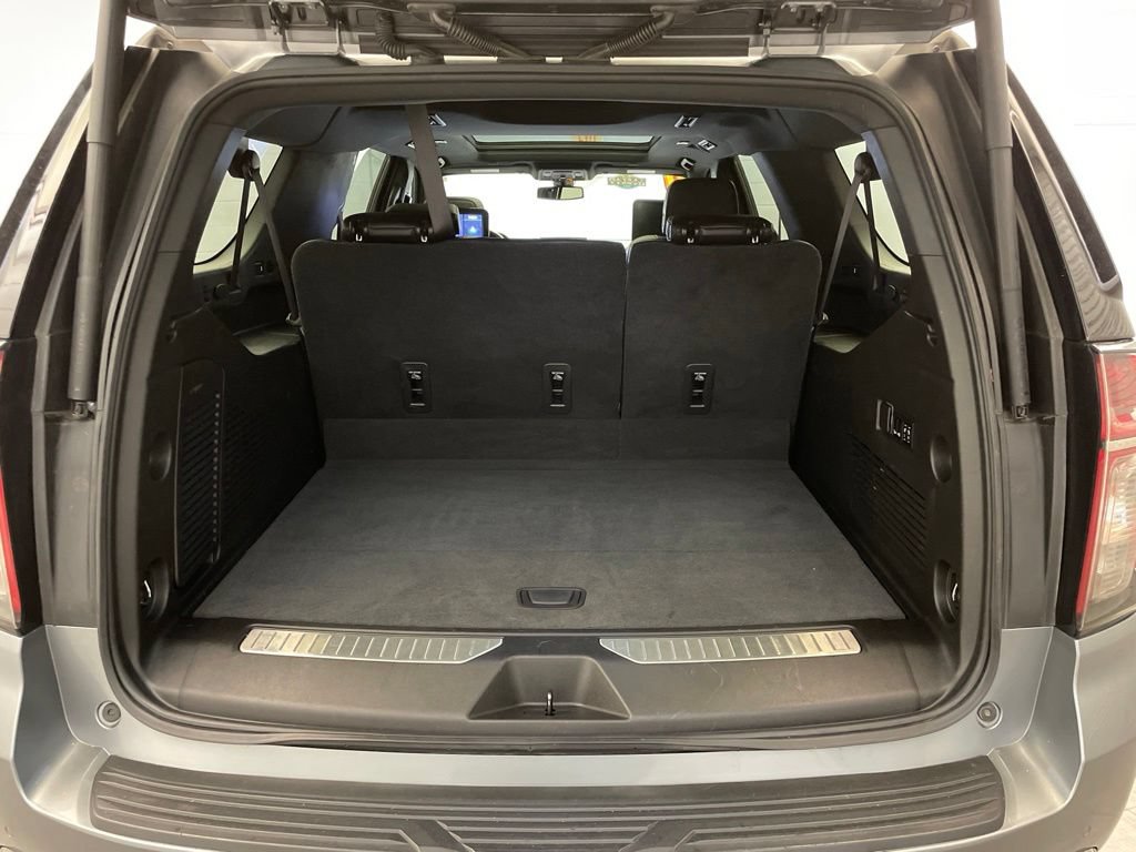 Used 2021 Chevrolet Suburban RST w/ Luxury Package AWD/4WD image 25
