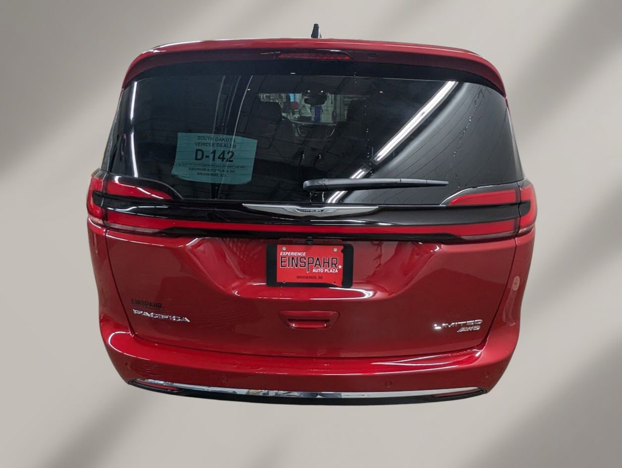 New 2026 Chrysler Pacifica Limited image 27