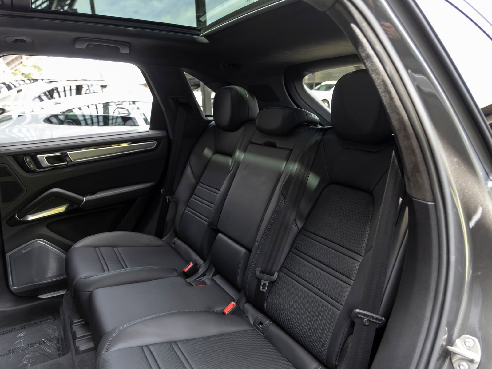 Certified 2023 Porsche Cayenne Turbo AWD/4WD image 47