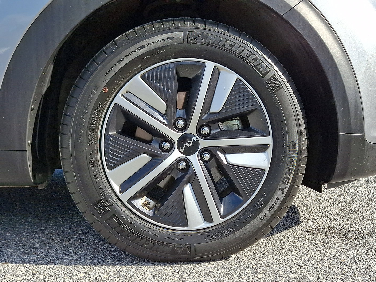 Certified 2022 Kia Niro LXS image 8