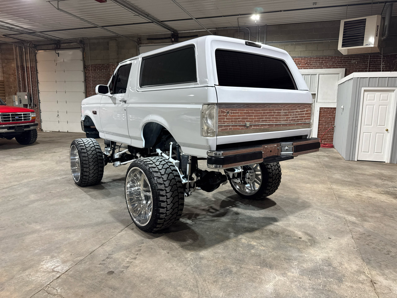 Used 1994 Ford Bronco XLT image 13