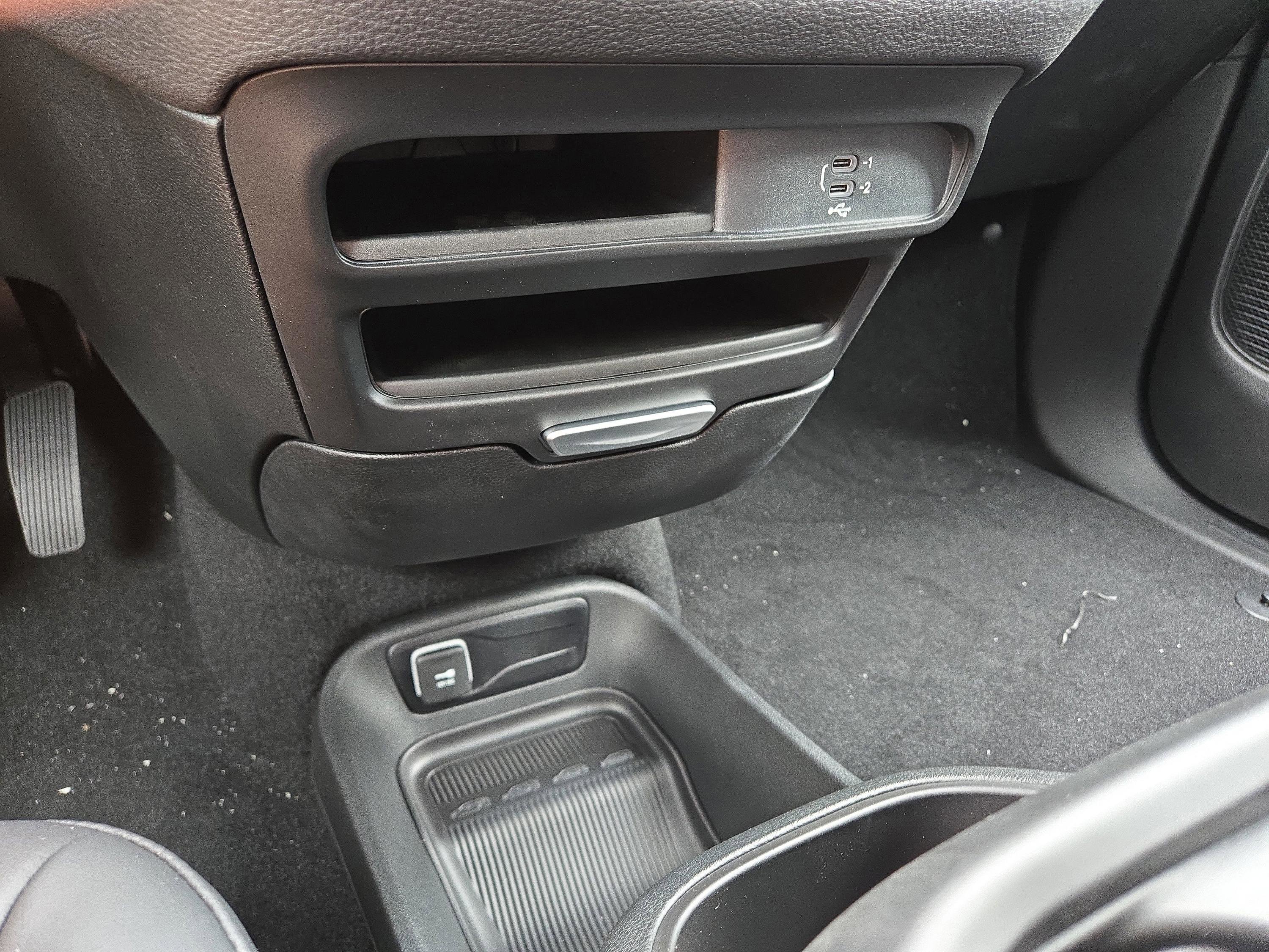 New 2026 Chrysler Pacifica Select image 30