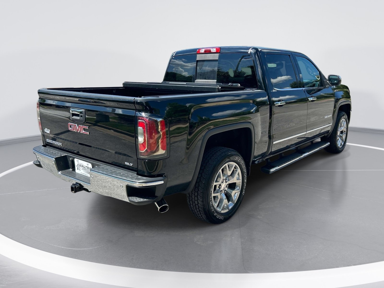 Used 2018 GMC Sierra 1500 SLT AWD/4WD image 9