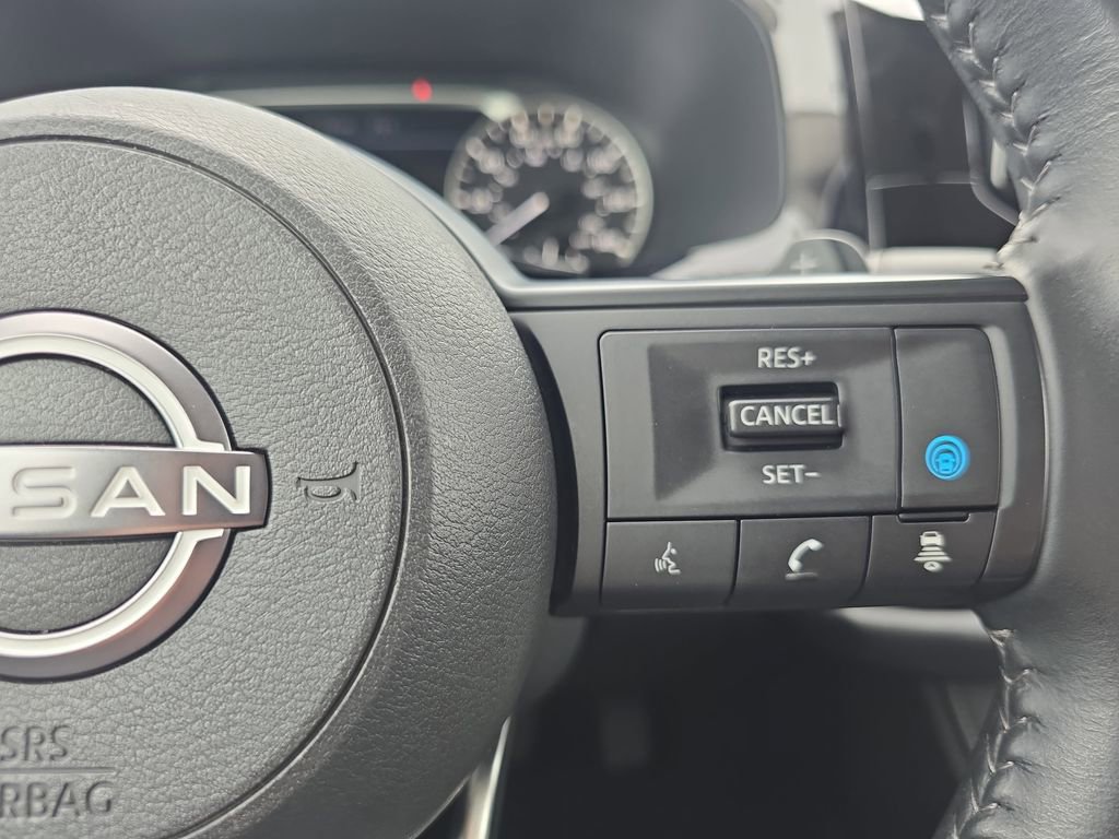 Used 2025 Nissan Pathfinder SV FWD image 19