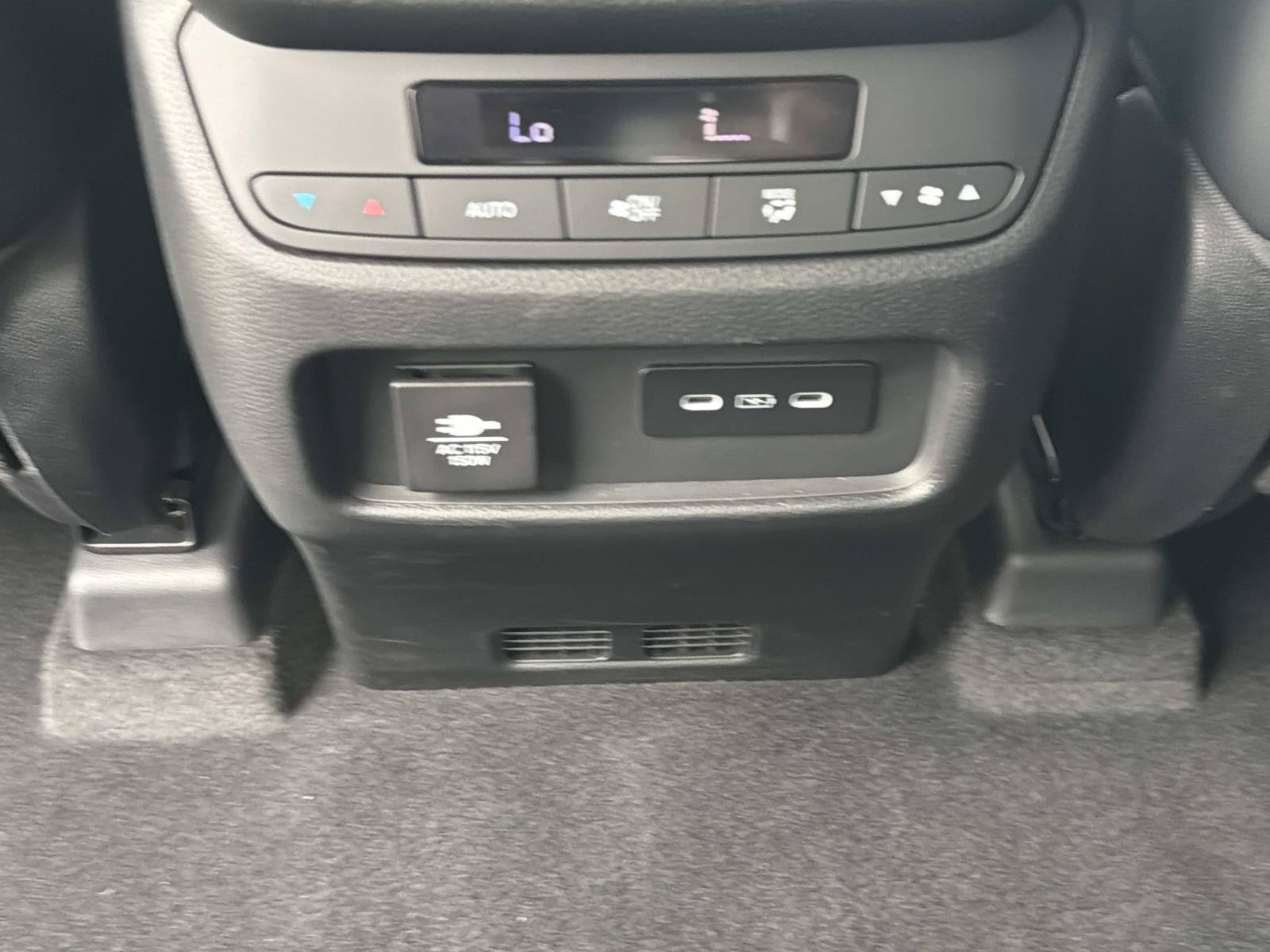 Used 2025 Honda Pilot TrailSport image 15
