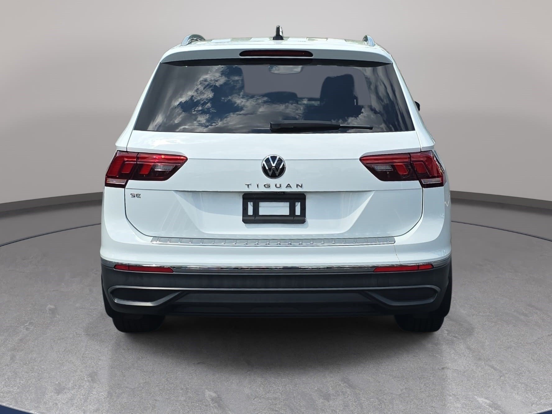 Used 2022 Volkswagen Tiguan SE FWD image 6