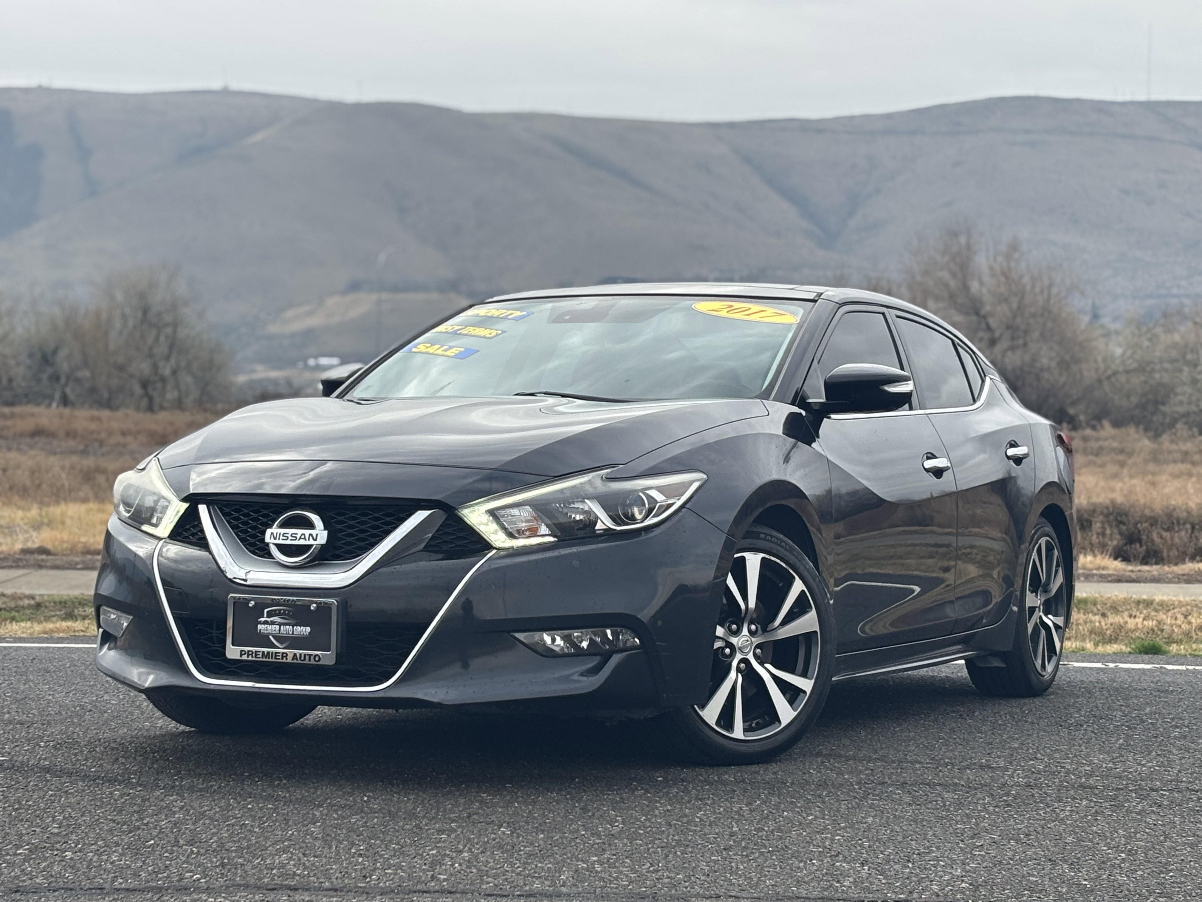 Used 2017 Nissan Maxima Platinum FWD image 1