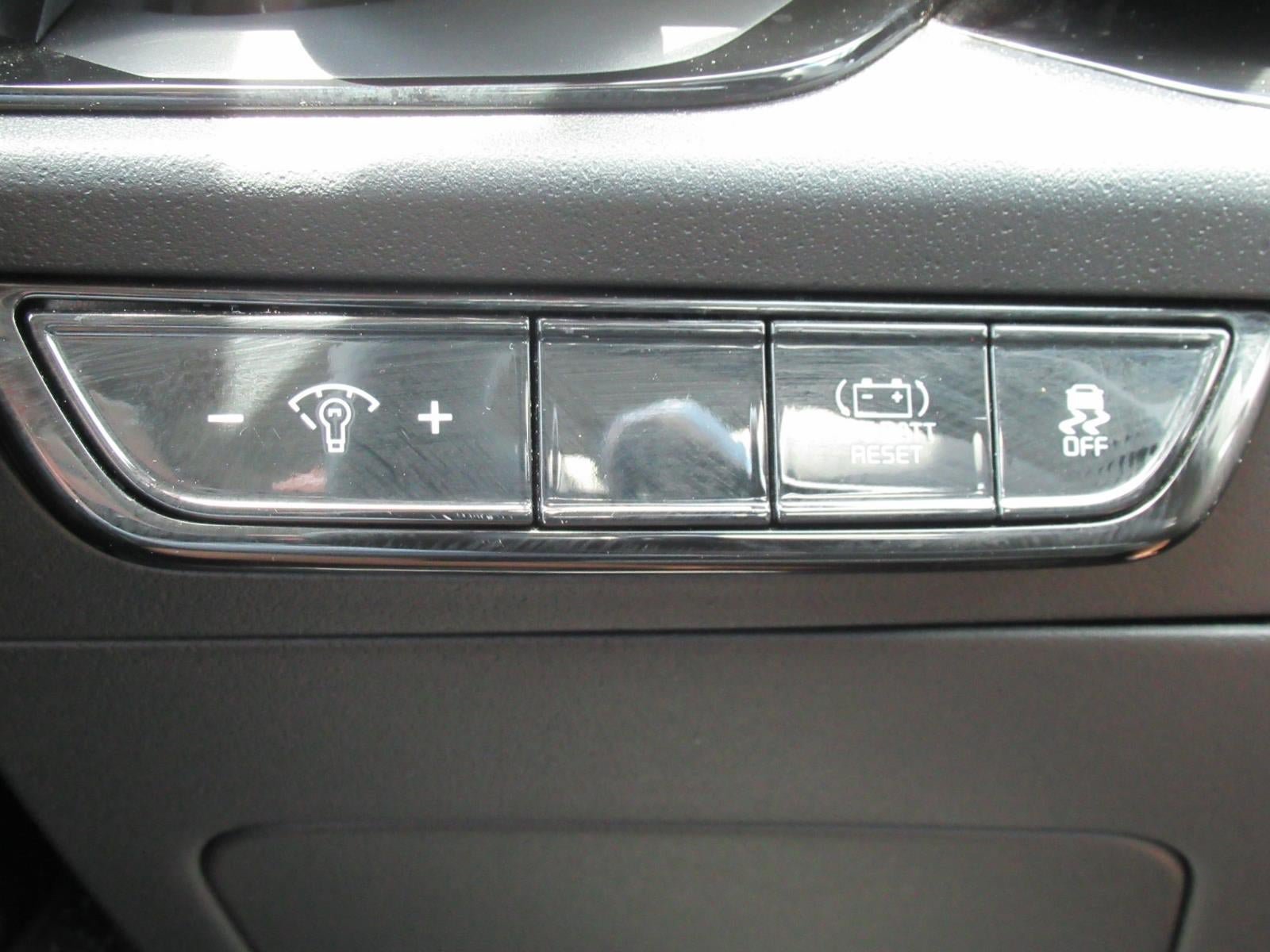 Used 2025 Kia Niro EX Touring FWD image 25