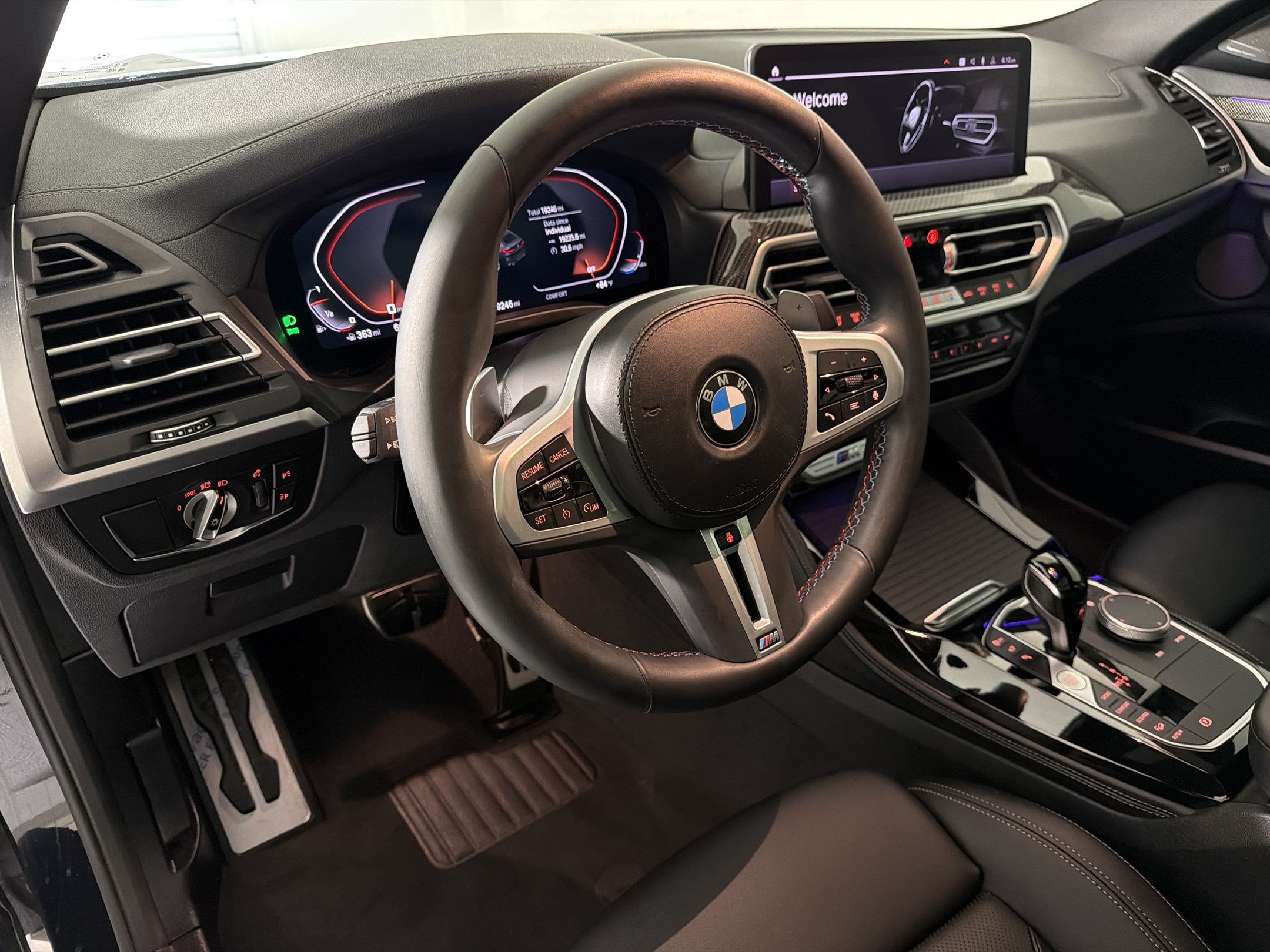Certified 2024 BMW X4 M40i w/ Premium Package AWD/4WD image 4