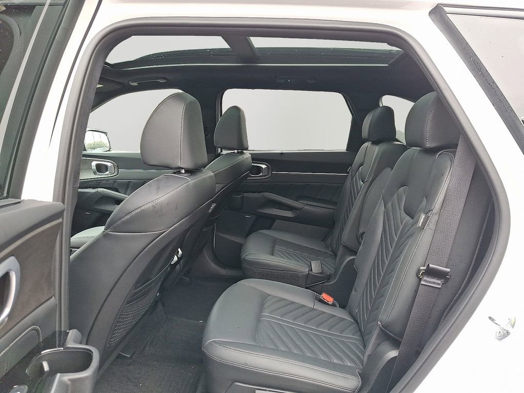 Used 2025 Kia Sorento SX Prestige image 8