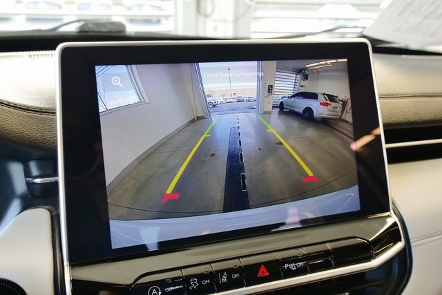 Used 2024 Jeep Compass Limited image 20