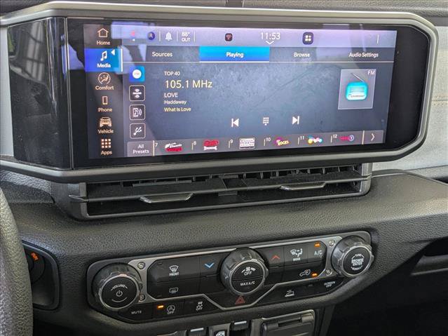Used 2025 Jeep Gladiator Sport AWD/4WD image 13
