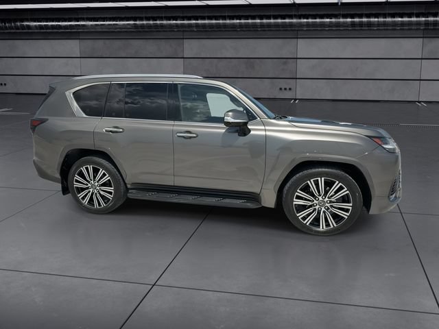Used 2024 Lexus LX 600 4WD w/ Luxury Package image 9