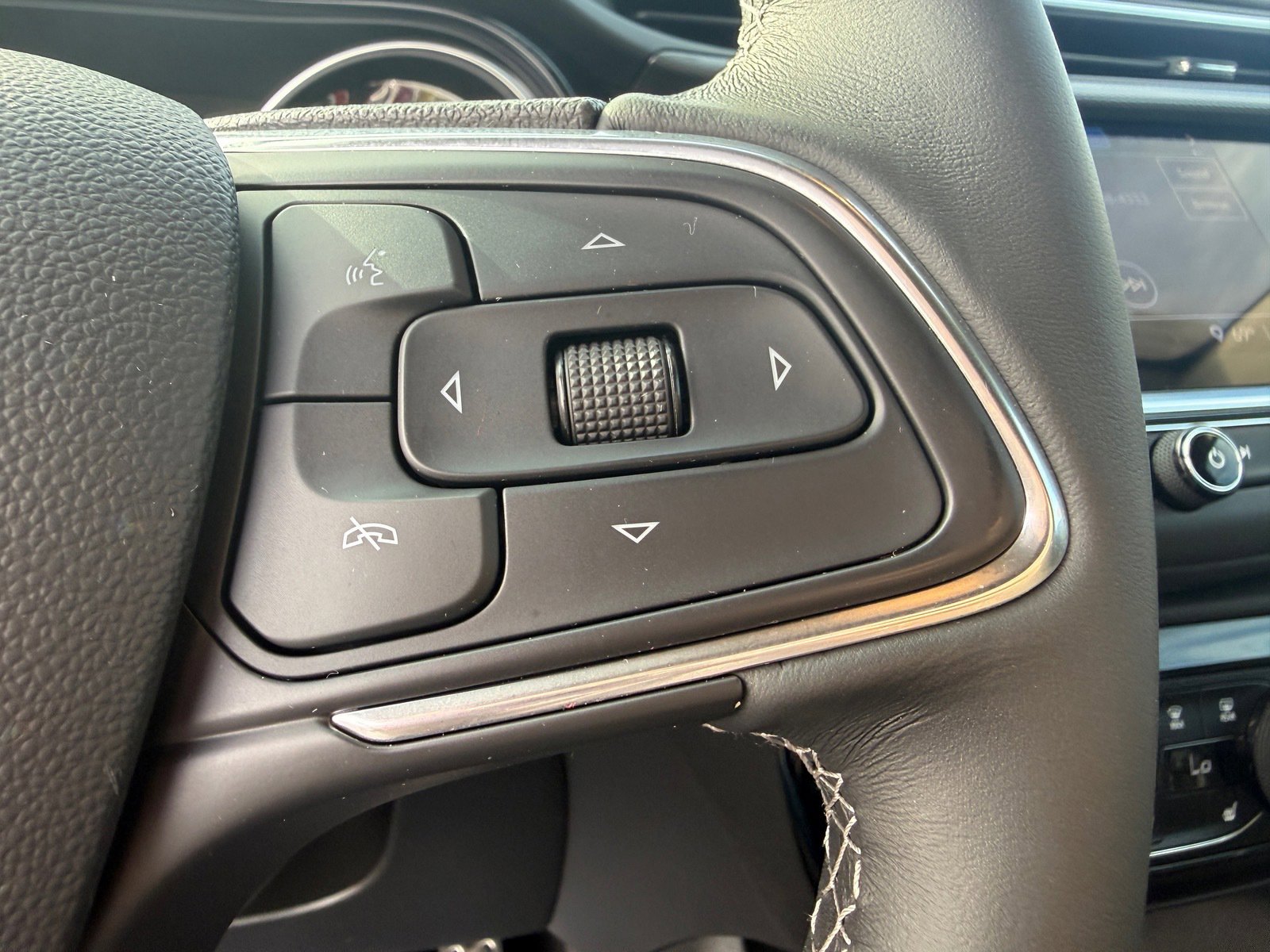 Used 2023 Buick Encore GX Select w/ Sport Touring Package image 14