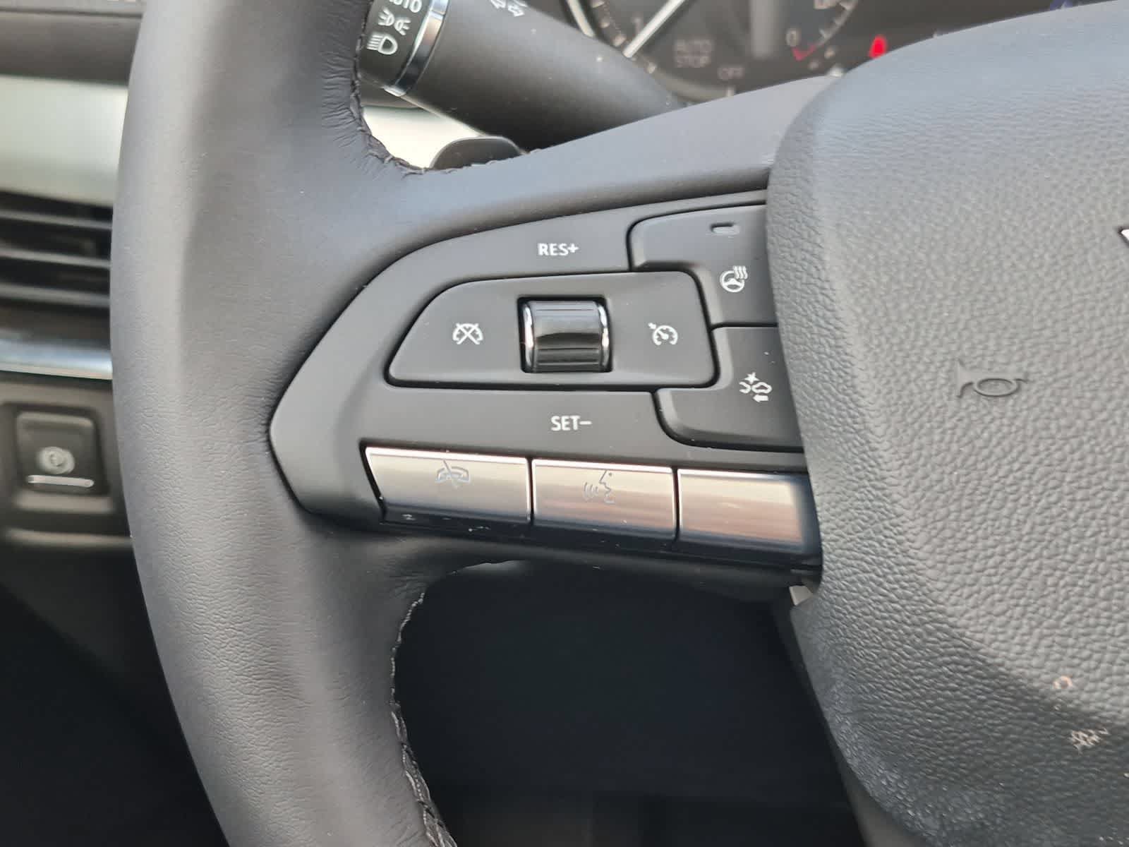 Used 2022 Cadillac XT4 Premium Luxury w/ Enhanced Visibility Package FWD image 25