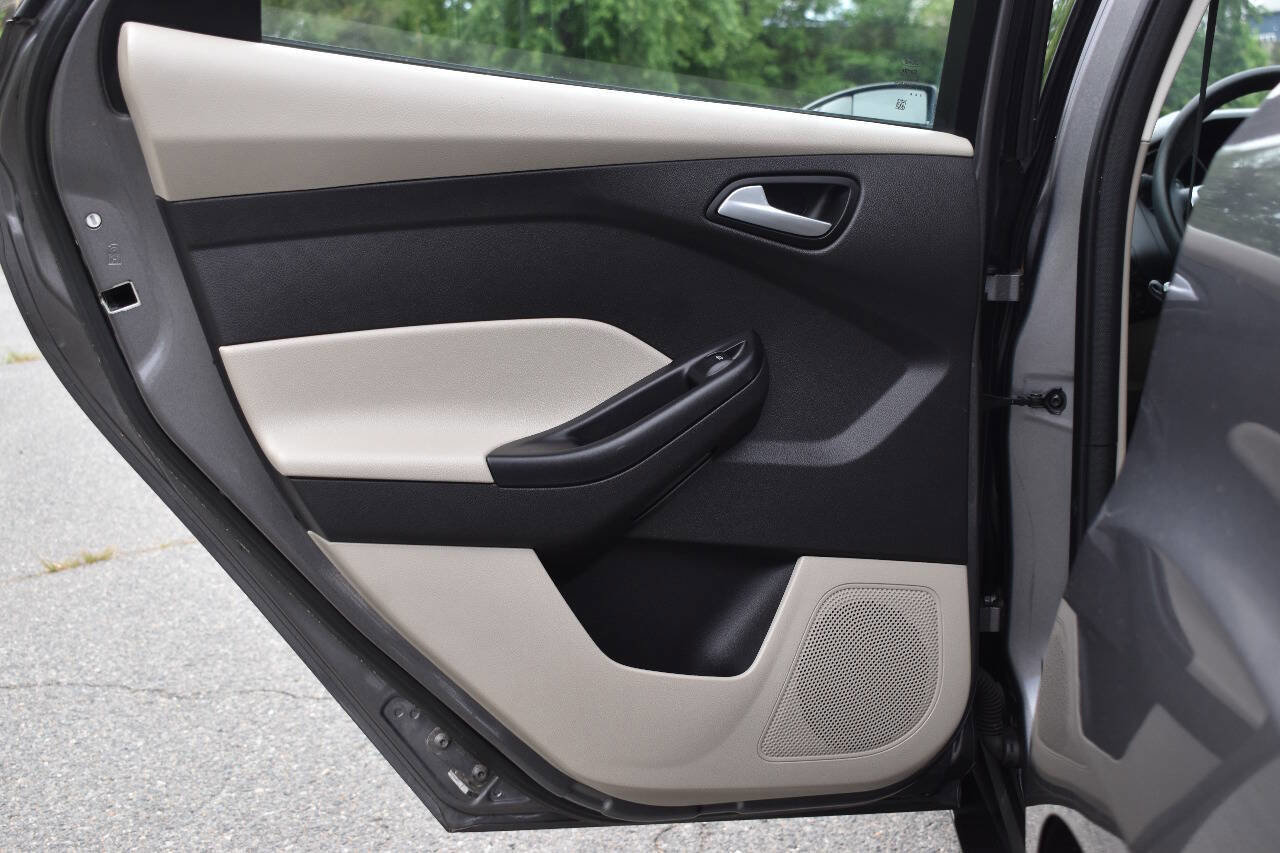 Used 2014 Ford Focus SE image 10