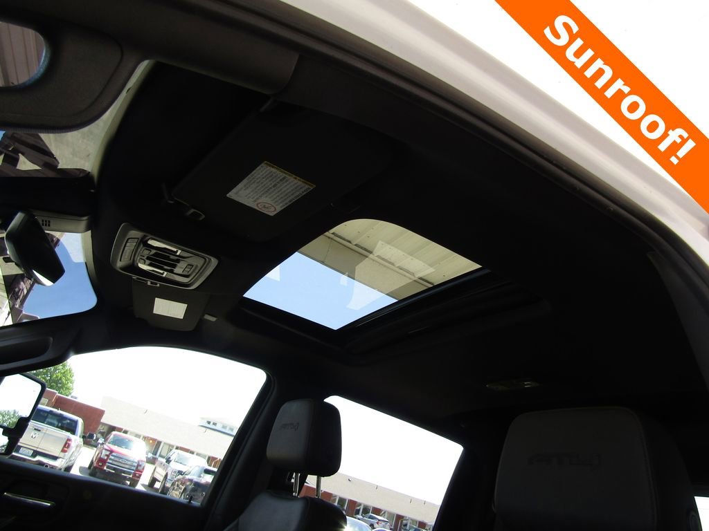 Used 2022 GMC Sierra 2500 AT4 w/ AT4 Premium Plus Package AWD/4WD image 9