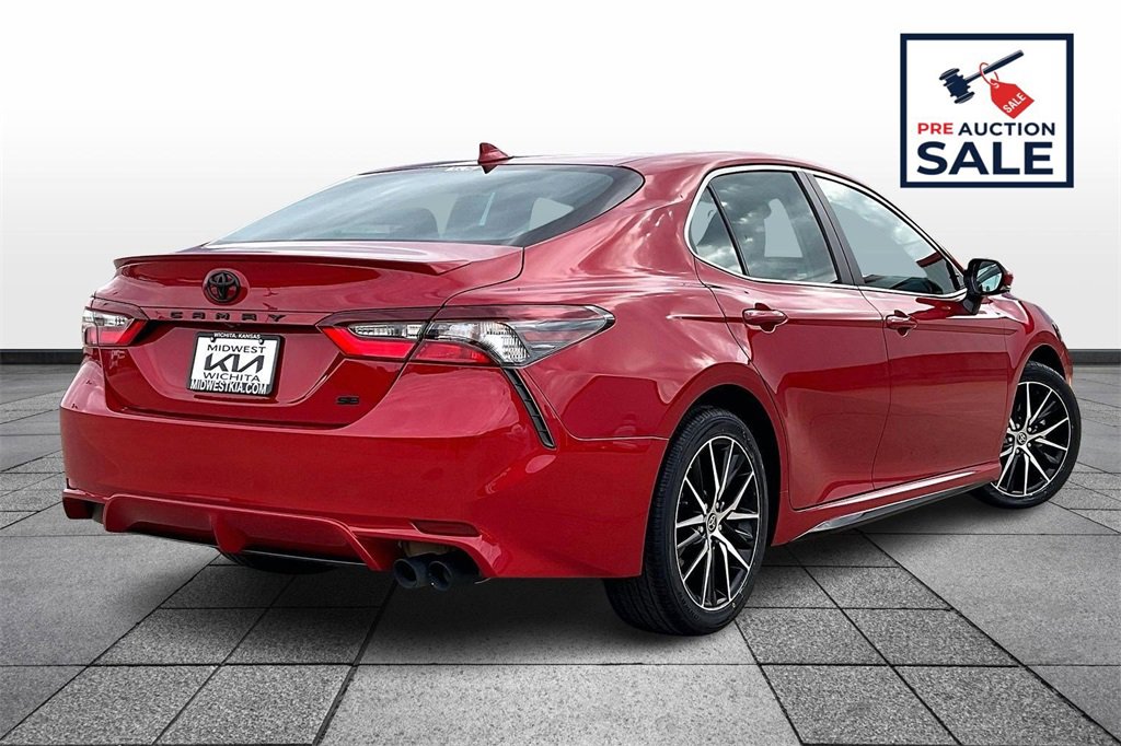 Used 2023 Toyota Camry SE image 13