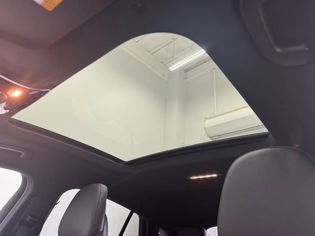 Used 2026 Mercedes-Benz GLC 300 4MATIC image 5