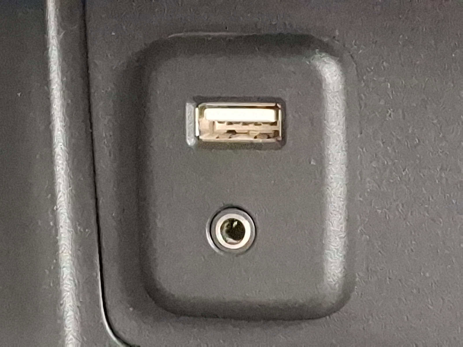 Used 2018 Chevrolet Colorado LT image 22