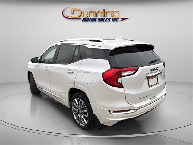Used 2022 GMC Terrain Denali w/ Denali Premium Package image 2