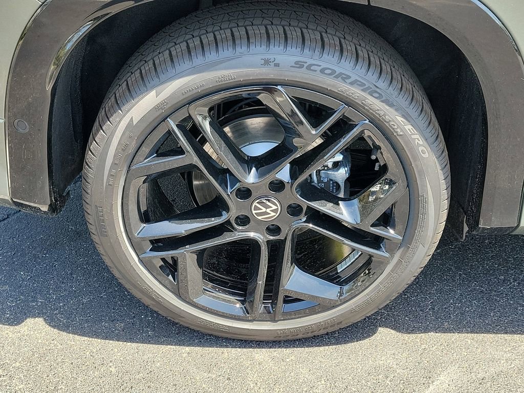 New 2026 Volkswagen Tiguan SE R-Line image 5